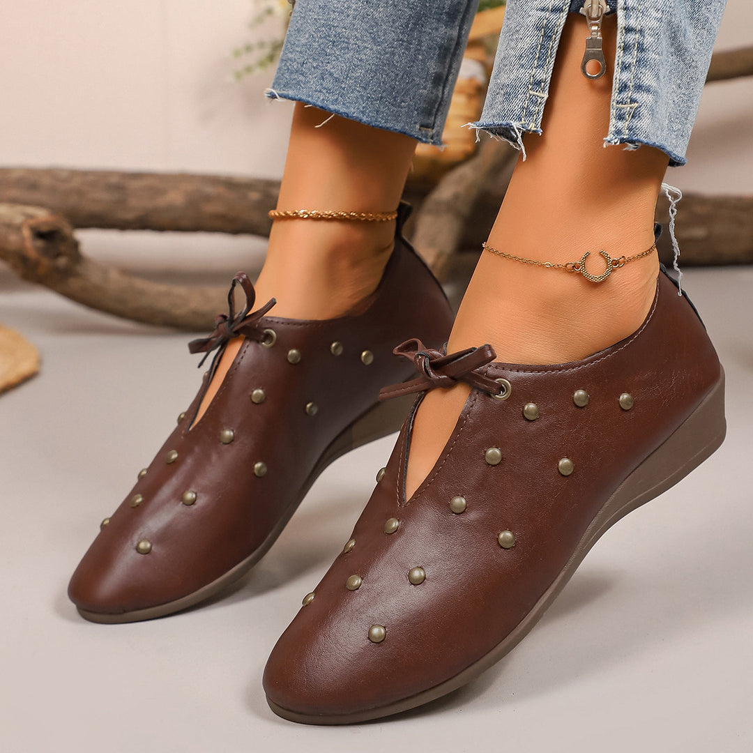 Damen modische Mokassins mit stylischem Nieten-Design und komfortablem Fußbett R&B