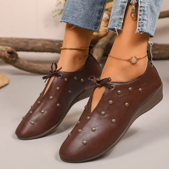 Damen modische Mokassins mit stylischem Nieten-Design und komfortablem Fußbett R&B