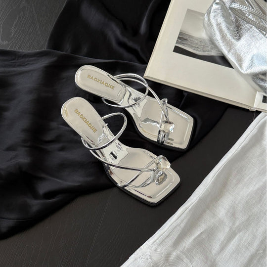 Damen Modische Plateau-Sandalen mit elegantem Riemendesign und glänzender Oberfläche R&B