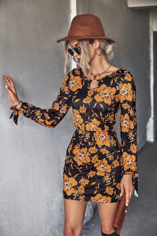 Damen Minikleid mit floralem Design und eleganten Ärmeldetails R&B