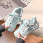 Damen Sportliche Chunky Sneakers mit einzigartigen Design-Elementen R&B