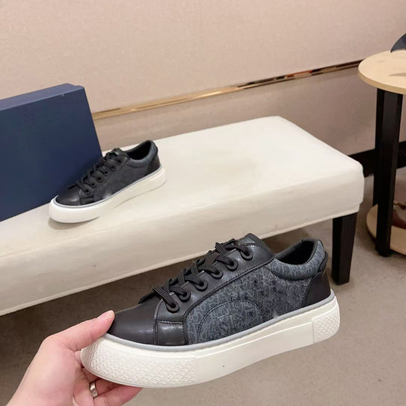 Damen Design Sneakers mit strukturiertem Obermaterial und komfortabler Sohle R&B