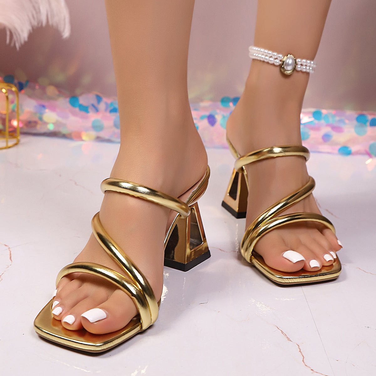 Damen Elegante und modische High-Heel Sandalen mit geometrischem Absatz