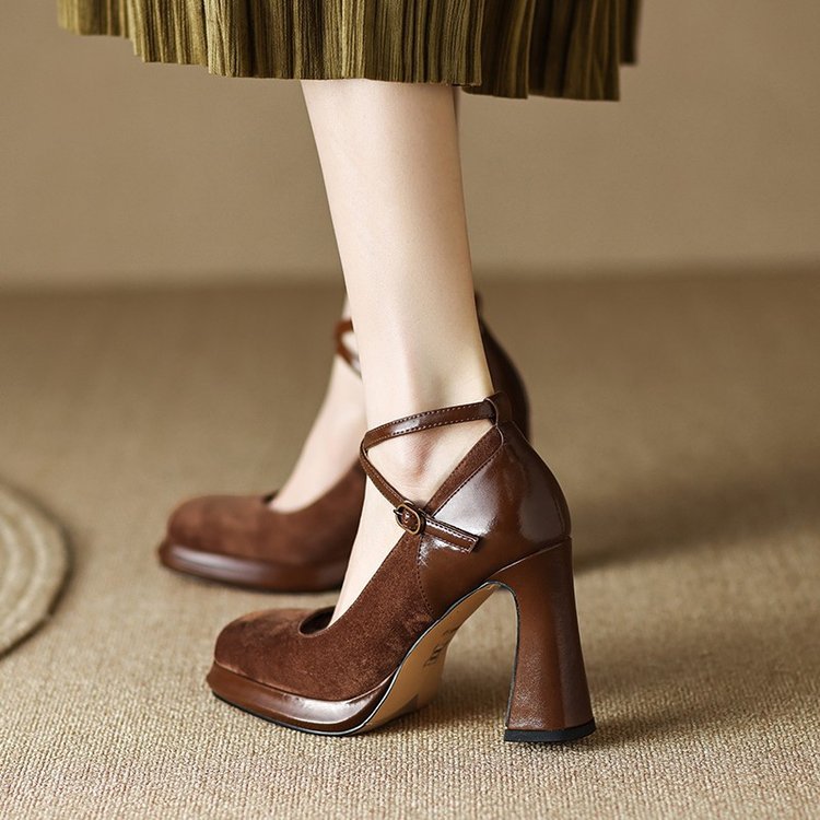 Damen elegante High-Heel-Pumps mit modischem Riemchen R&B