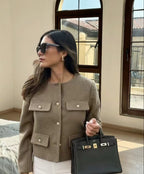 Damen kurzärmlige Utility-Jacke mit aufgesetzten Taschen und dekorativen Knöpfen R&B
