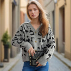 Damen Strickjacke im modernen Leopardenmuster mit Knopfdetails R&B