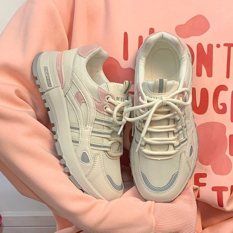Damen Sportliche Sneakers mit charakteristischer Profilsohle und atmungsaktivem Mesh-Obermaterial R&B