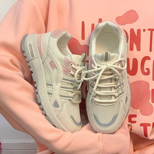 Damen Sportliche Sneakers mit charakteristischer Profilsohle und atmungsaktivem Mesh-Obermaterial R&B