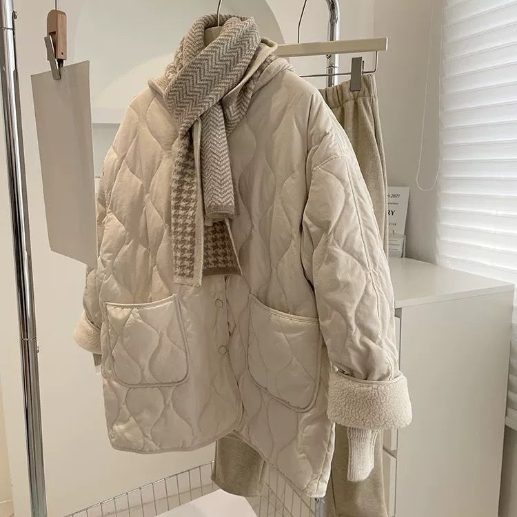 Damen Kuschelige gesteppte Jacke mit großen Taschen R&B