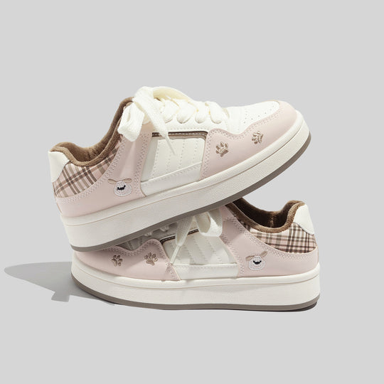 Damen Sportliche Sneakers mit verspieltem Tiermotiv und samtigen Akzenten R&B
