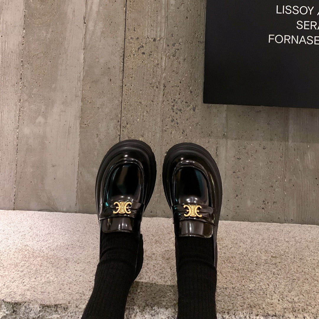 Damen Chunky Loafers aus hochwertigem Lackleder mit eleganter Schnallen-Applikation