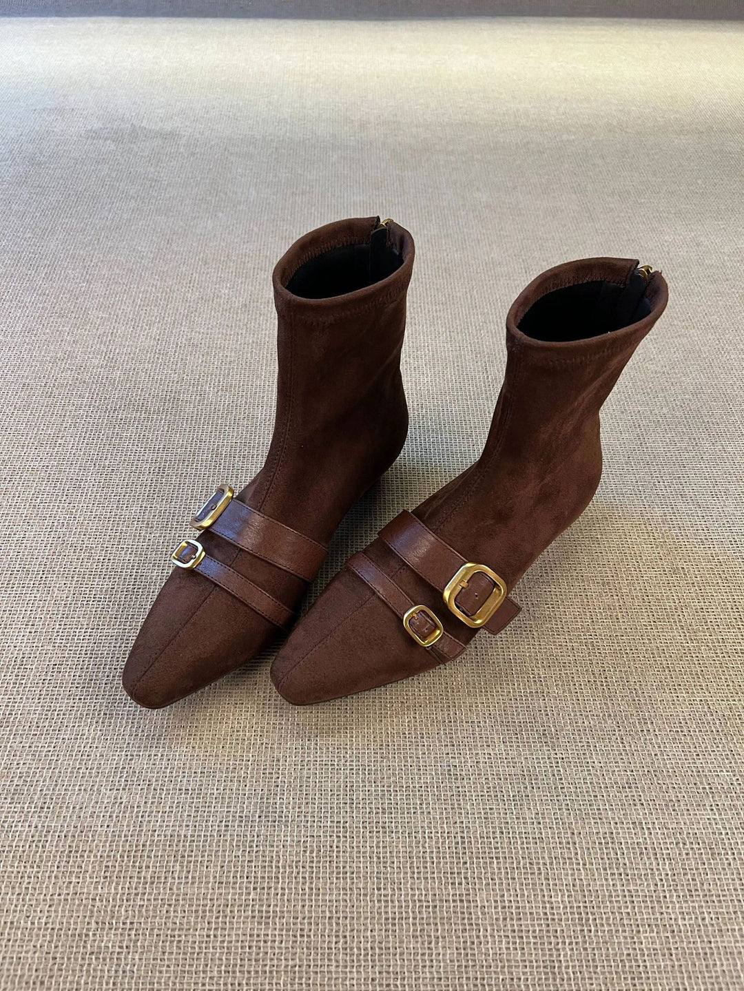 Damen Ankle Boots mit elegantem Riemen und spitz zulaufendem Design R&B