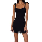 Damen Minikleid mit verspieltem Rüschensaum und verstellbaren Trägern R&B