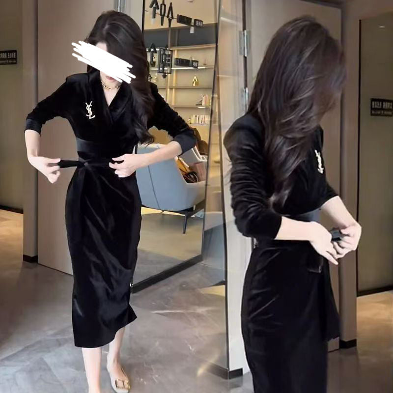 Damen Langarmkleid mit elegantem Wickeldesign und schickem Rüschensaum