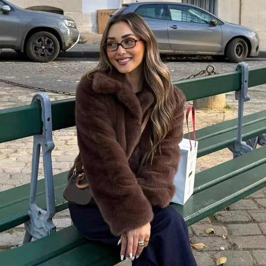 Damen gemütliche und stylische Kurzjacke aus Kunstfell R&B