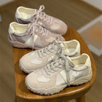 Damen Sneakers mit atmungsaktiver Wildleder-Oberfläche und innovativem Dämpfungssystem R&B