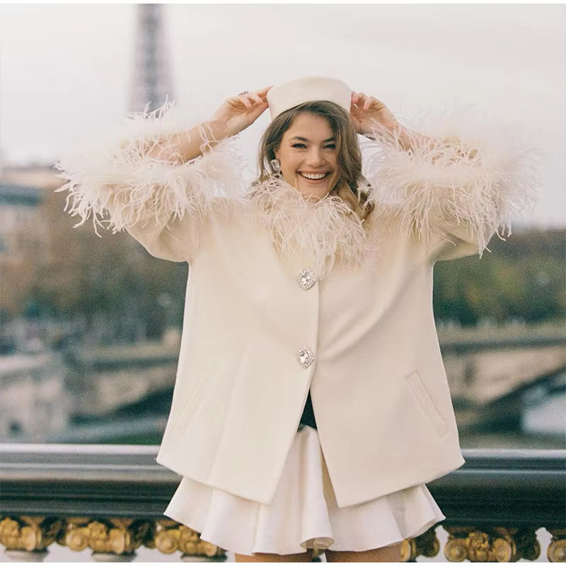 Damen Elegante Kunstpelzjacke mit glamourösen Knopfdetails R&B