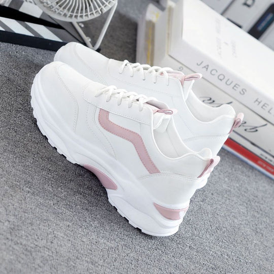 Damen Sportliche Sneakers mit komfortablem Dämpfungssystem und atmungsaktiver Oberflächenstruktur R&B