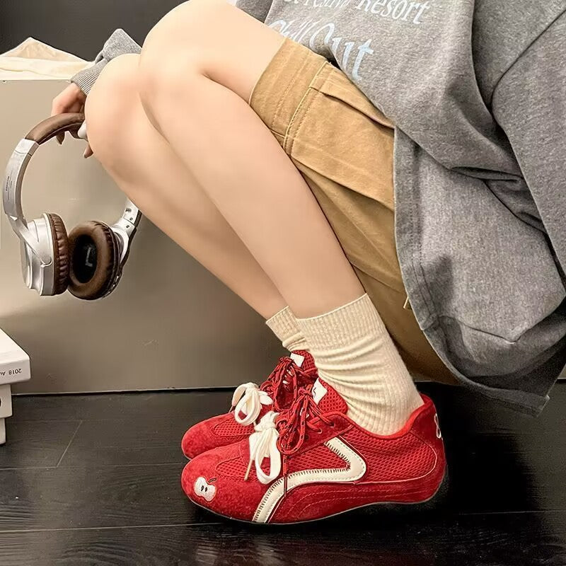 Damen Sportliche Sneakers mit verspieltem Apfelmotiv und atmungsaktiven Mesh-Elementen R&B