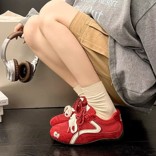 Damen Sportliche Sneakers mit verspieltem Apfelmotiv und atmungsaktiven Mesh-Elementen R&B