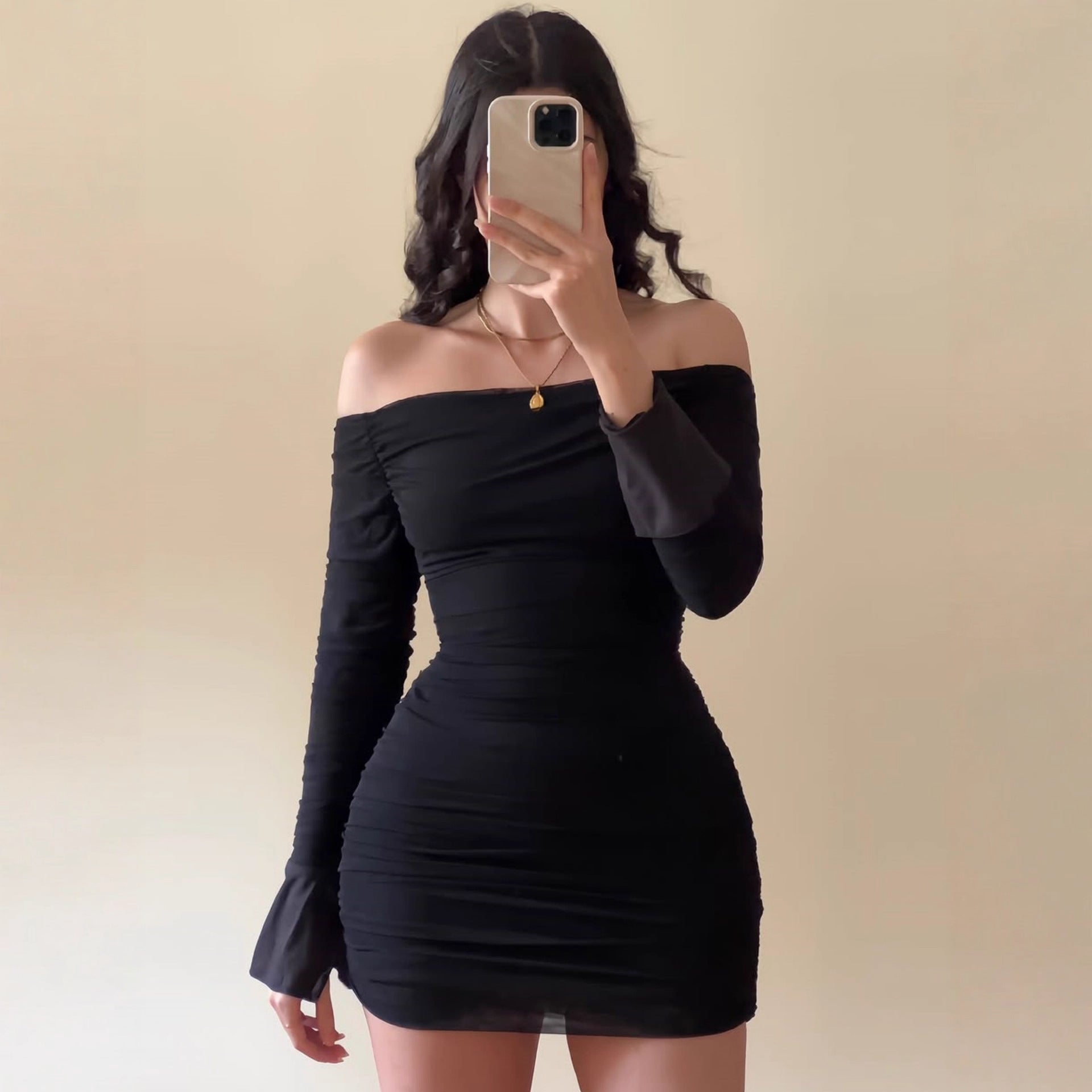 Damen Off-Shoulder Minikleid mit Rüschendetails und figurbetontem Schnitt R&B