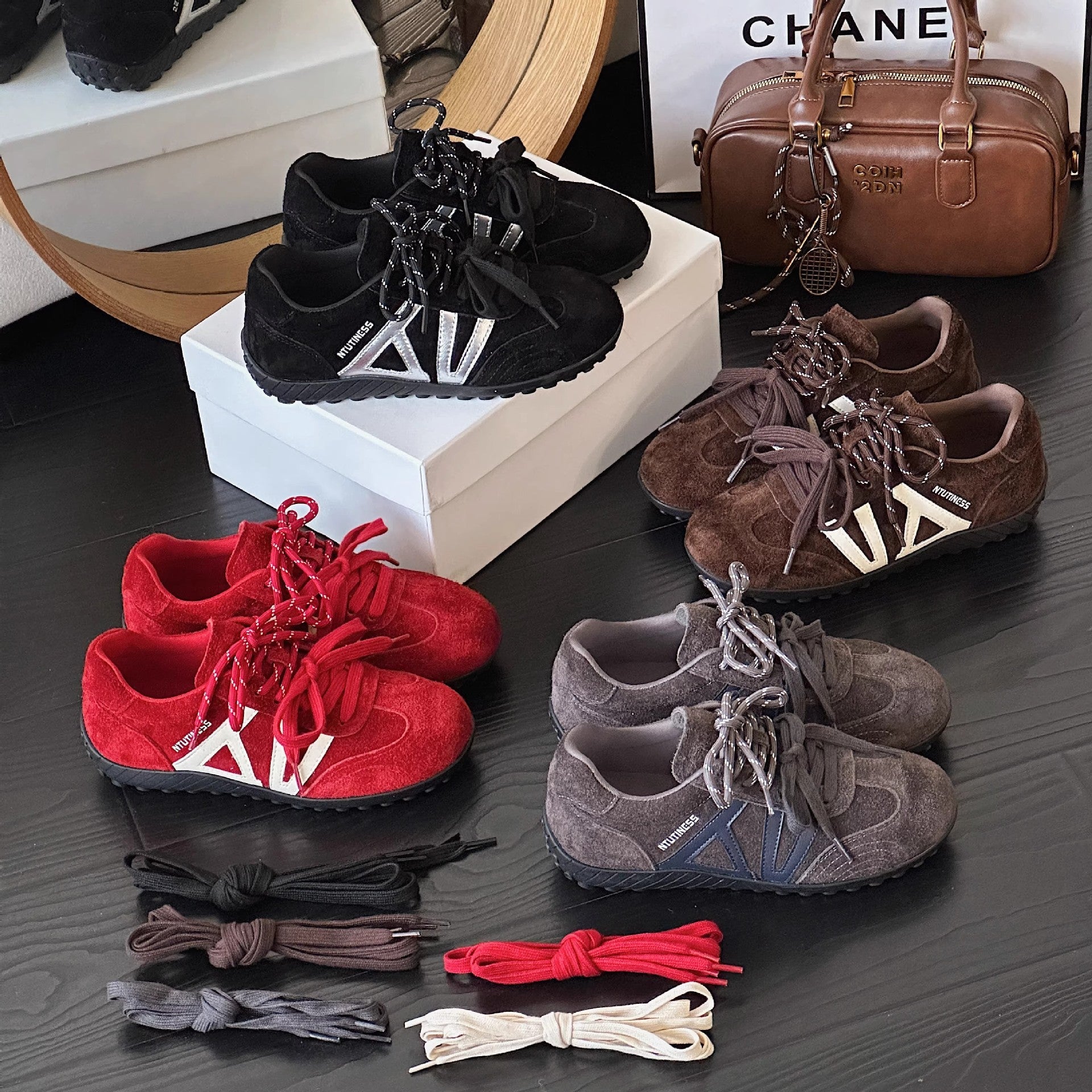 Damen Sportliche Sneakers mit atmungsaktiver Obermaterialkombination und rutschfester Laufsohle R&B