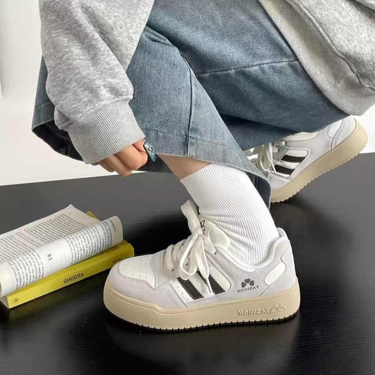 Damen Modische Sneaker im Retro-Style mit hochwertiger Sohle R&B