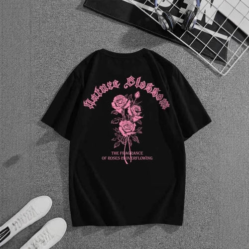 Damen T-Shirt mit floralem Motiv und kreativem Schriftzug R&B