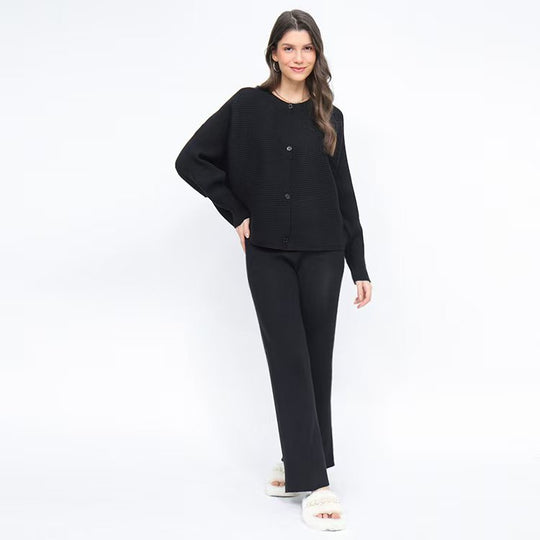 Damen hochwertiges Strick-Lounge-Set mit weiter Schnittführung und Knopfdetails R&B