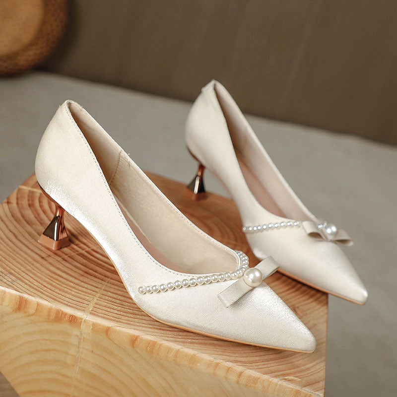 Damen elegante Pumps mit Perlenapplikation und raffinierter Schleife