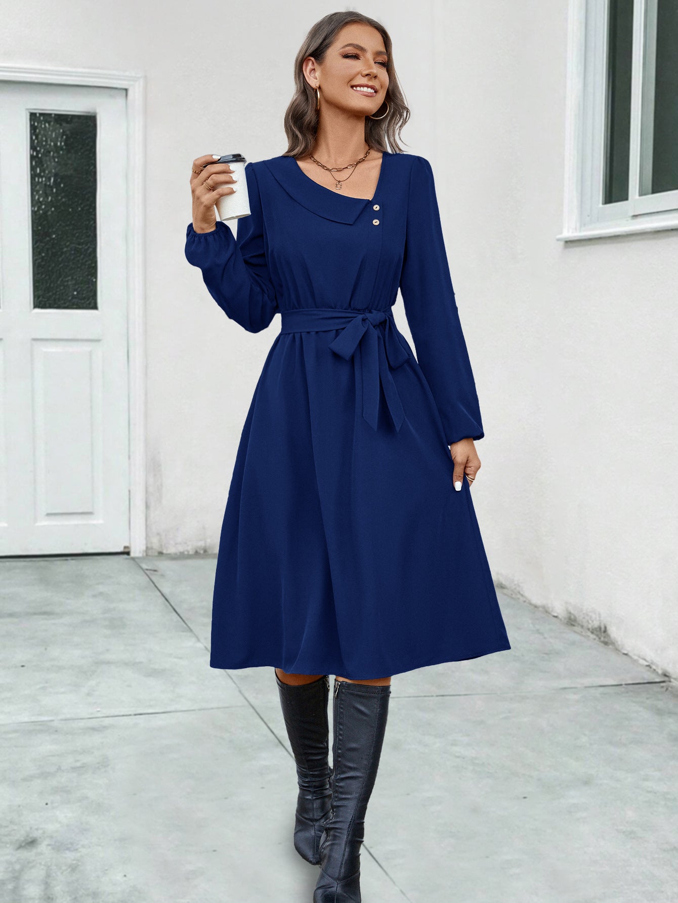 Damen Midikleid mit tailliertem Schnitt und eleganten Knopfdetails R&B