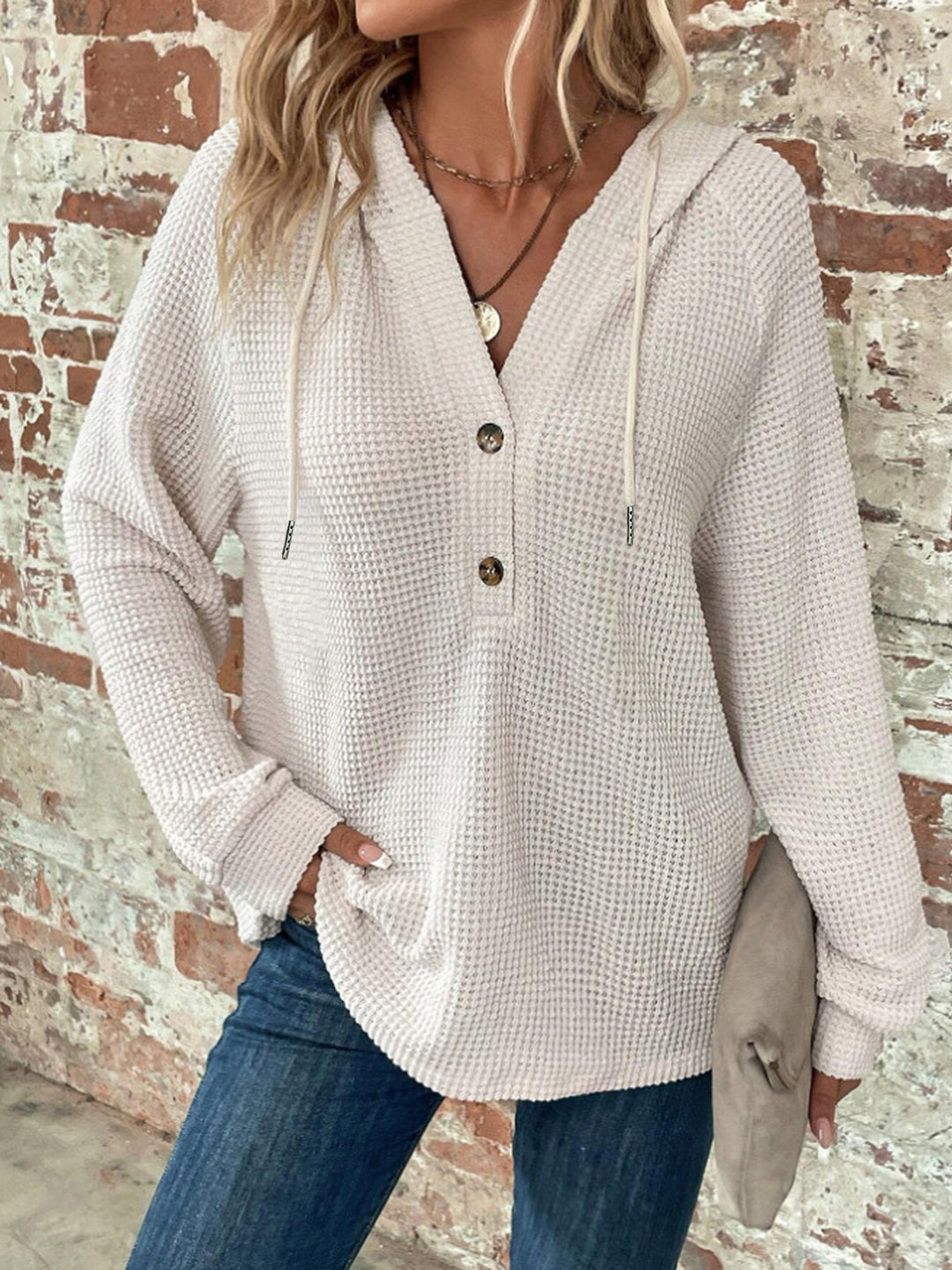 Damen lässiger Kapuzenpullover mit Knopfdetails und strukturiertem Gewebe R&B