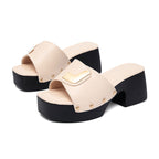Damen modische Mules mit goldfarbener Schnalle und breitem Blockabsatz R&B