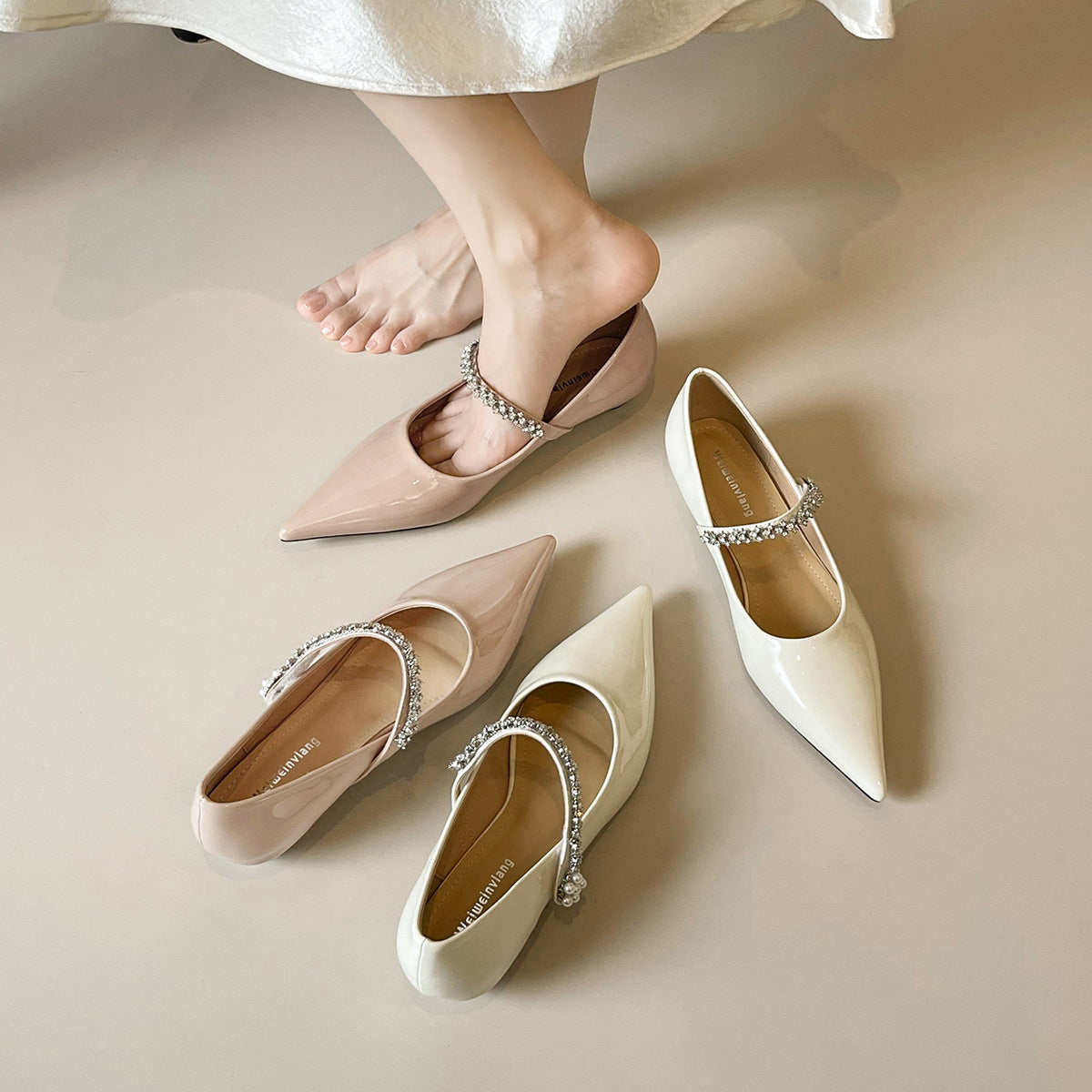 Damen elegante spitze Ballerinas mit funkelndem Strassriemen