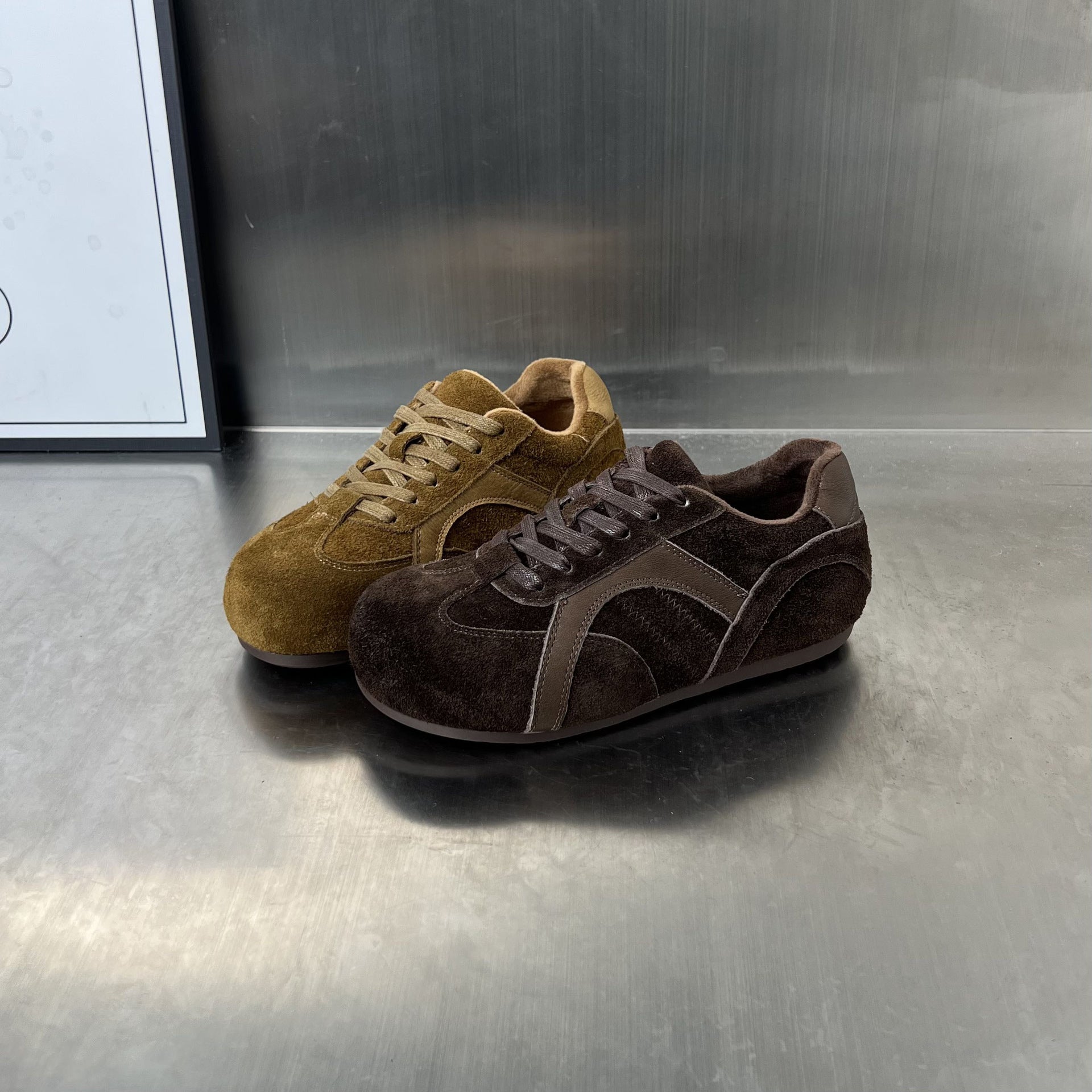 Damen Sportschuhe aus weichem Wildleder mit atmungsaktiver Mesh-Einsatz R&B