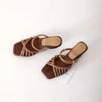 Damen Sandalen mit elegantem Riemendesign und glamourösem Glanz