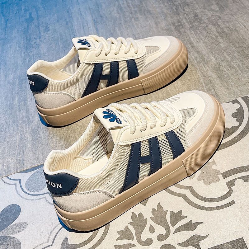 Damen Sportliche Sneakers mit atmungsaktiver Obermaterialkombination und dämpfender Laufsohle