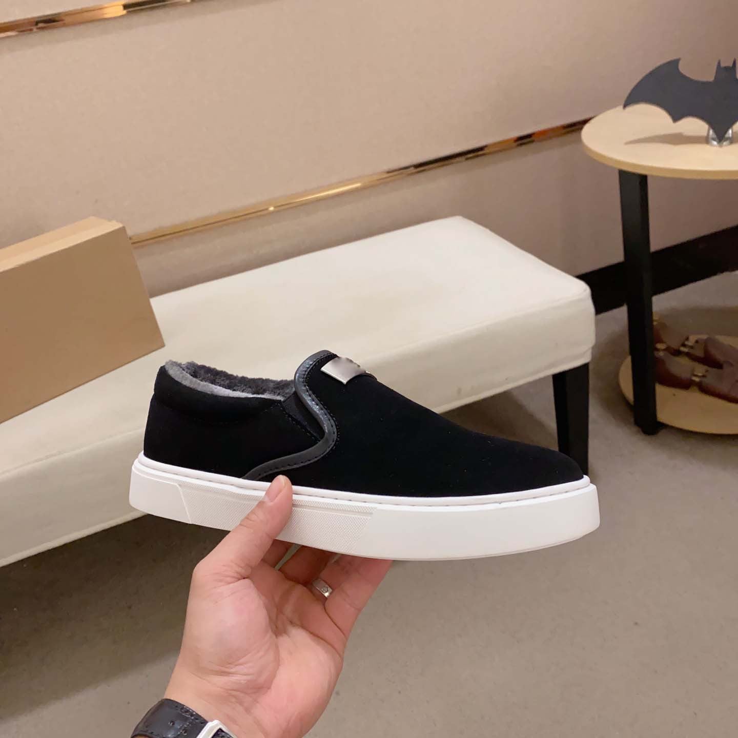 Damen Slip-On Sneakers mit bequemer Fütterung und modischem Detail R&B