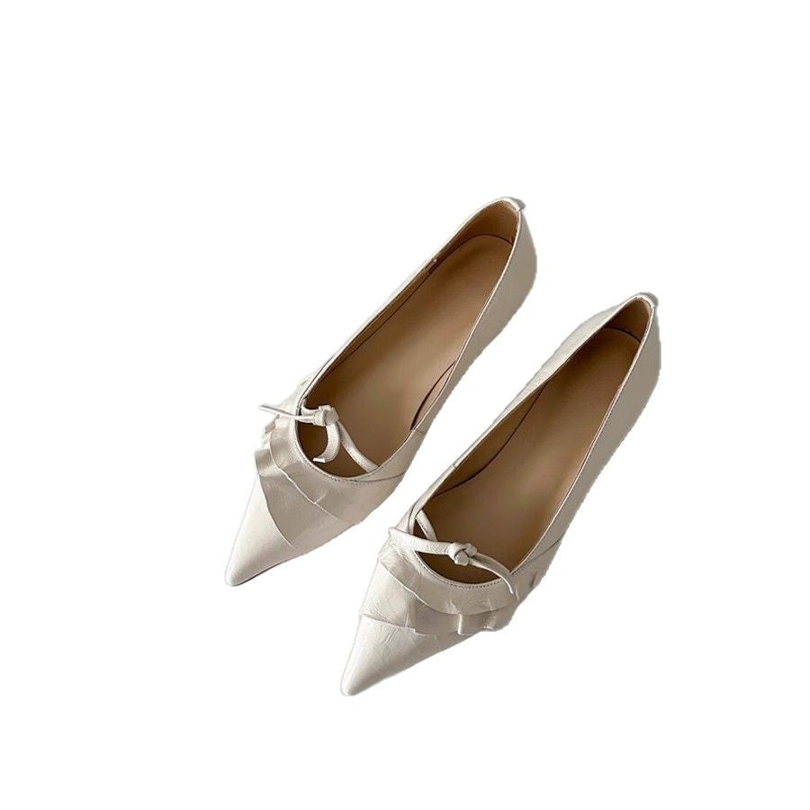 Damen Pumps mit verspieltem Rüschen-Design und schmaler Zehenpartie