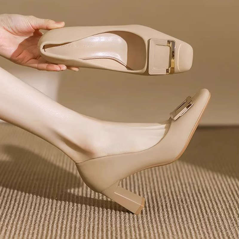 Damen Elegante und komfortable Pumps mit modischer Schnallenverzierung R&B