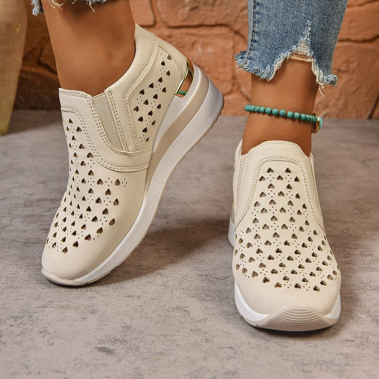 Damen sportliche Slip-On Sneakers mit atmungsaktivem Obermaterial und dekorativen Perlendetails R&B