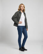Locker geschnittene Cleanfit Anzugjacke für Damen und Herren im Herbst