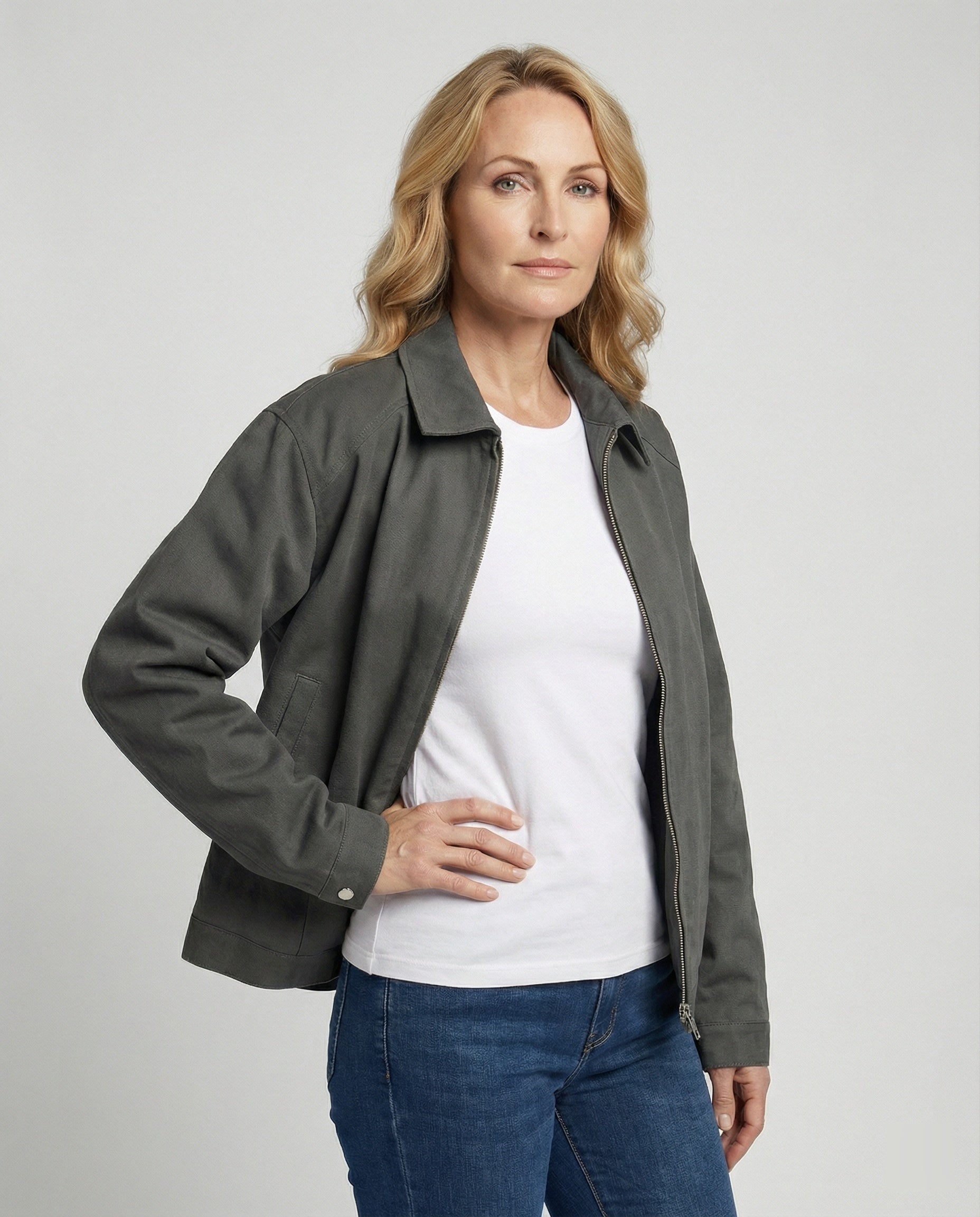 Locker geschnittene Cleanfit Anzugjacke für Damen und Herren im Herbst