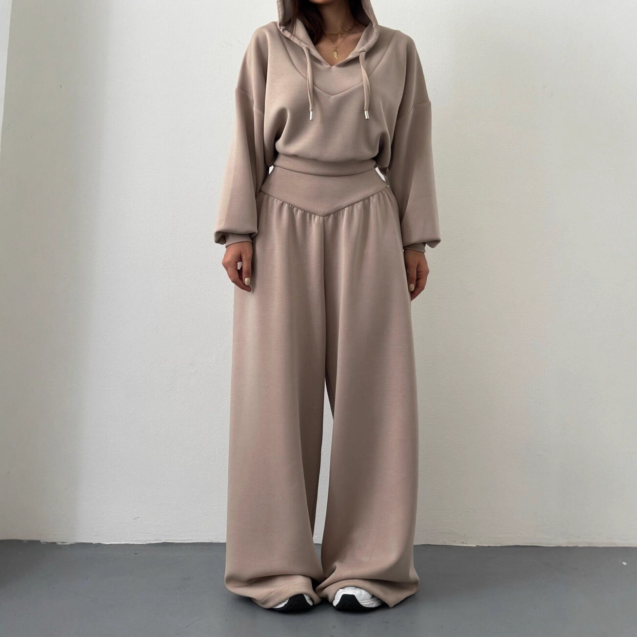 Damen nan luxuriöses Freizeitset Kapuzenpullover mit V-Ausschnittdetail und Culotte mit hoher Taille R&B
