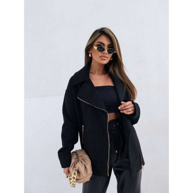 Damen elegante flauschige Bikerjacke mit goldenen Reißverschlussdetails R&B