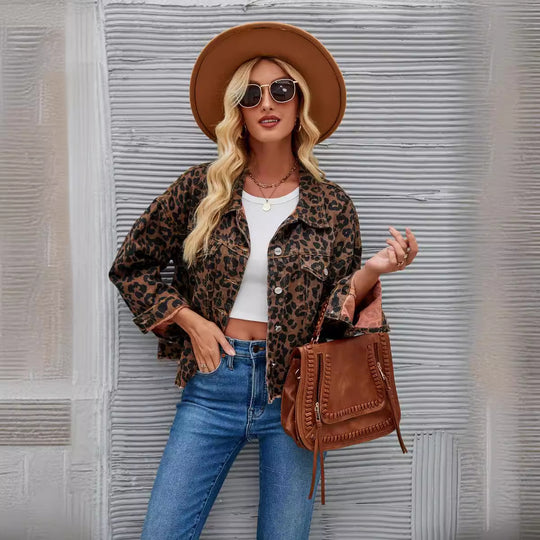 Damen Jeansjacke im angesagten Leo-Design mit oversized Schnitt R&B