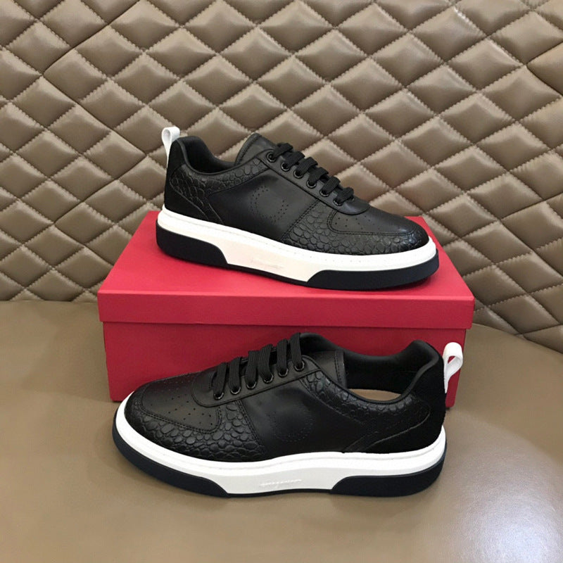 Damen Sneakers mit raffinierter Schuppenstruktur und komfortabler Sohle von R&B