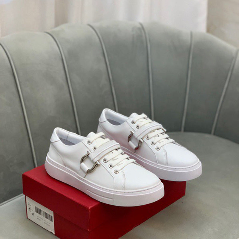 Damen Sneakers mit modischem Schnallen-Detail und rutschfester Sohle R&B