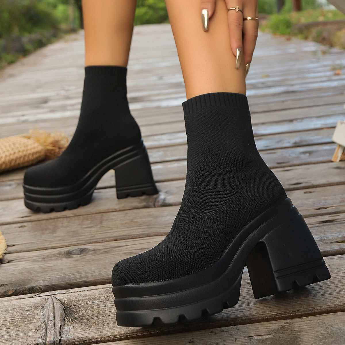 Damen Strick-Stiefeletten mit farbenfrohem Akzent und robustem Blockabsatz R&B