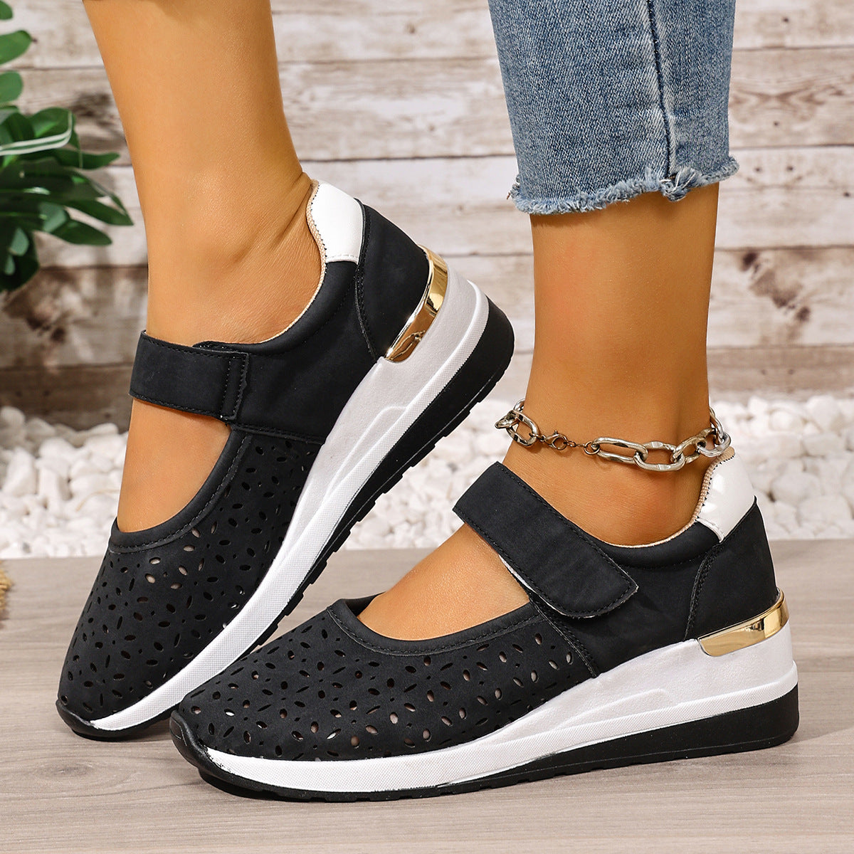 Damen Komfortable Sneaker mit atmungsaktiven Cut-Outs und verstellbarem Klettverschluss R&B